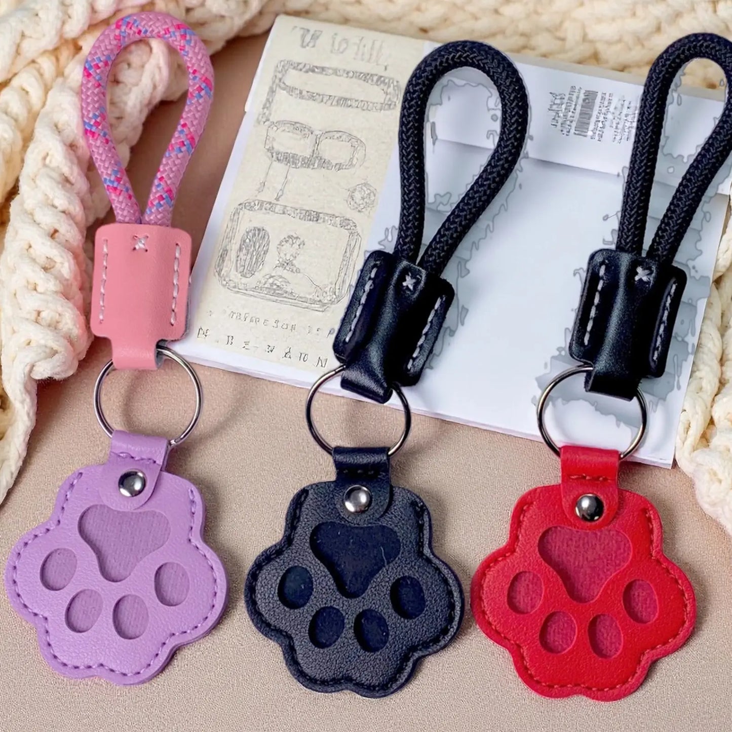Pet Fur Memory Charm Leather Keychain - Paw-Shaped Keepsake for Dog and Cat Hair - Memorial Sympathy Gift for Grieving Pet Owners
