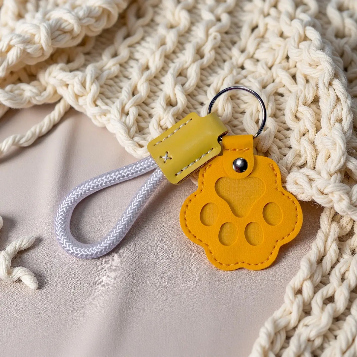 Pet Fur Memory Charm Leather Keychain - Paw-Shaped Keepsake for Dog and Cat Hair - Memorial Sympathy Gift for Grieving Pet Owners
